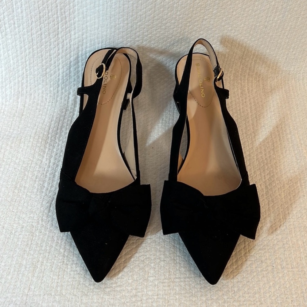 Bandolino Black Slingback Heels with Bow